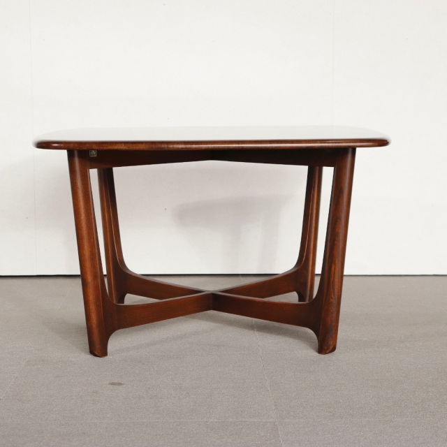 アーコールERCOLのコーヒーテーブル