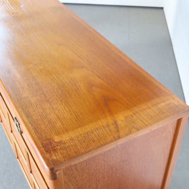 送料込み【自分ウケ】ネイサンNATHAN製サイドボード