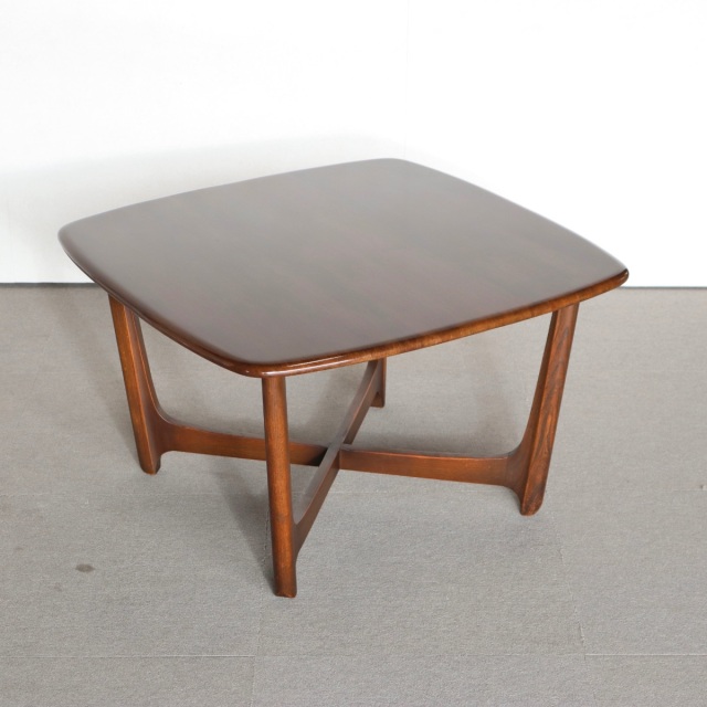 アーコールERCOLのコーヒーテーブル