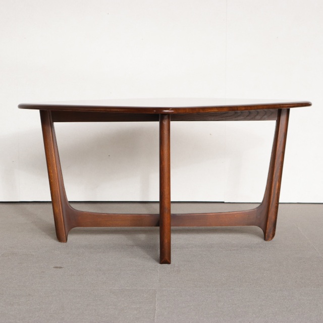 アーコールERCOLのコーヒーテーブル