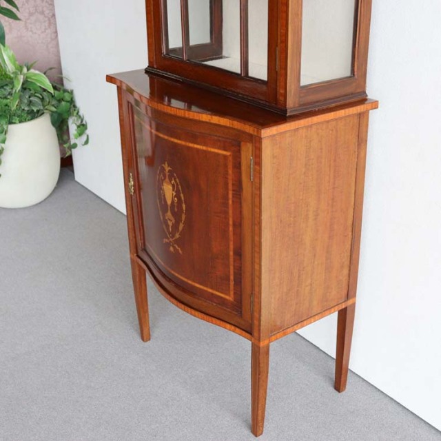 アンティークのエドウォーディアンスタイルのキャビネット