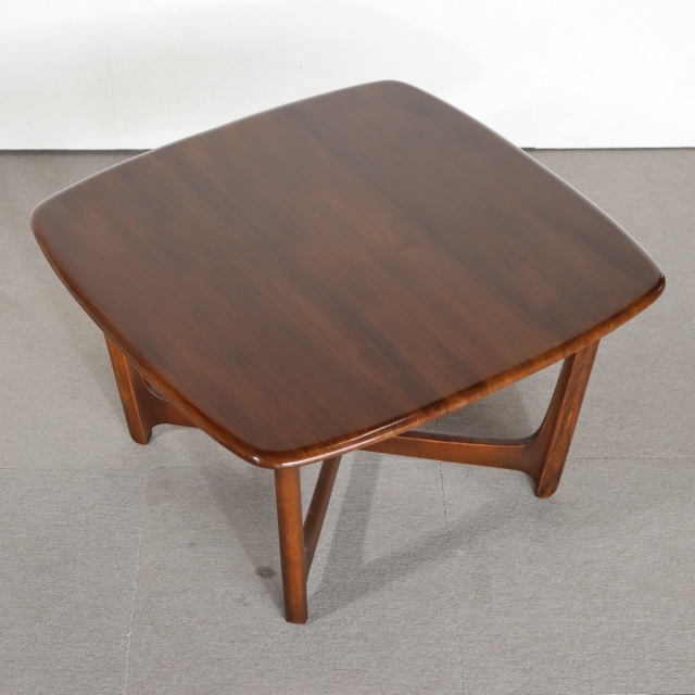 アーコールERCOLのコーヒーテーブル