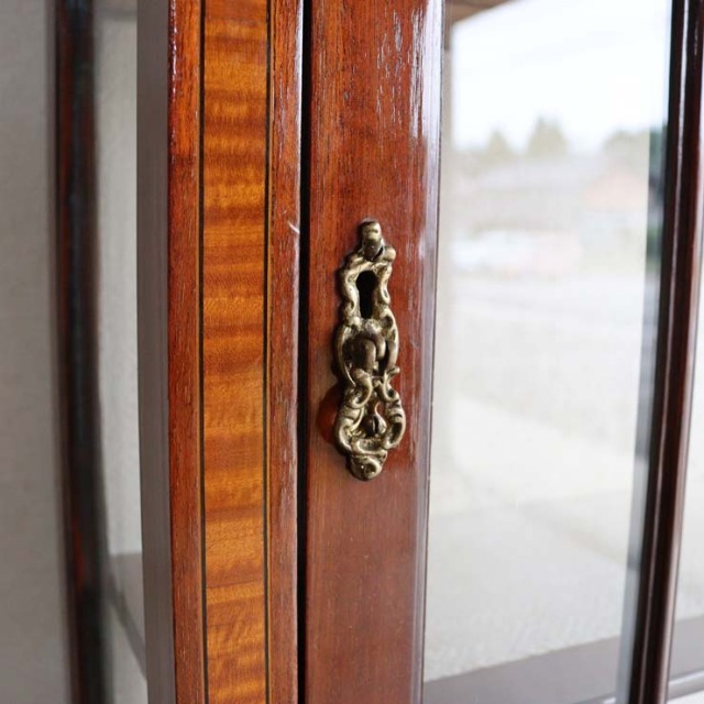 アンティークのエドウォーディアンスタイルのキャビネット