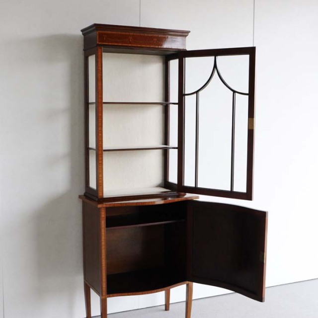 アンティークのエドウォーディアンスタイルのキャビネット