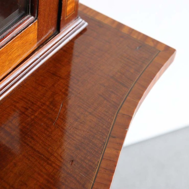 アンティークのエドウォーディアンスタイルのキャビネット