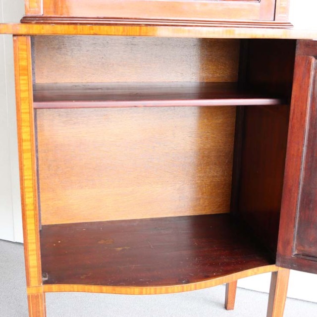 アンティークのエドウォーディアンスタイルのキャビネット