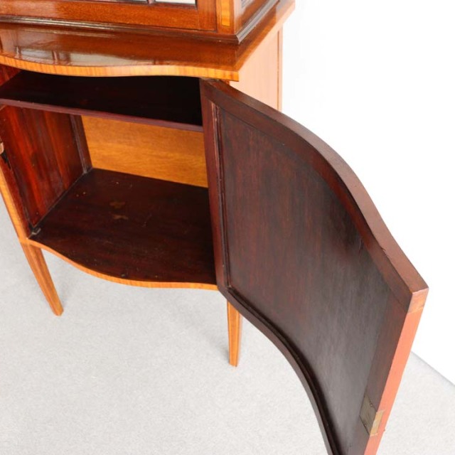 アンティークのエドウォーディアンスタイルのキャビネット