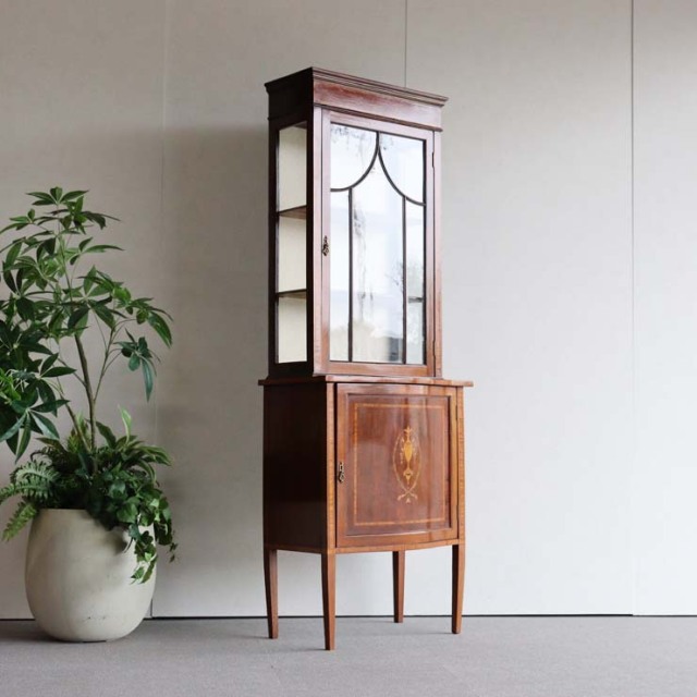 アンティークのエドウォーディアンスタイルのキャビネット