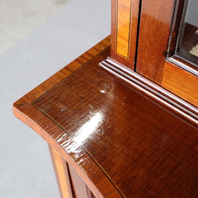 アンティークのエドウォーディアンスタイルのキャビネット