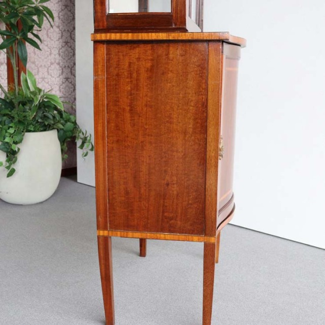 アンティークのエドウォーディアンスタイルのキャビネット