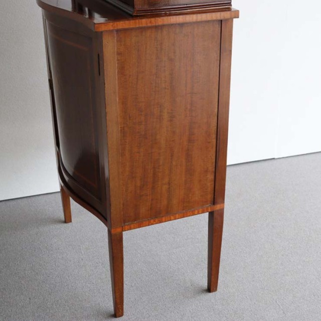 アンティークのエドウォーディアンスタイルのキャビネット