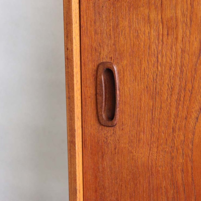 英国ヴィンテージのチーク材を使用したビュロー・収納