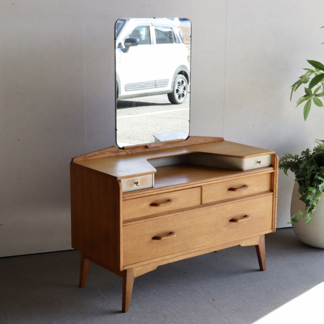 ジープランG-PLANのドレッサー