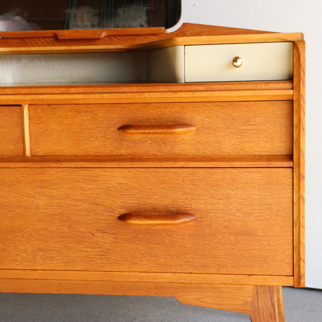 ジープランG-PLANのドレッサー