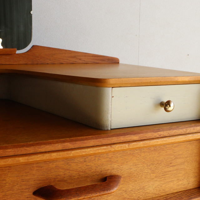 ジープランG-PLANのドレッサー