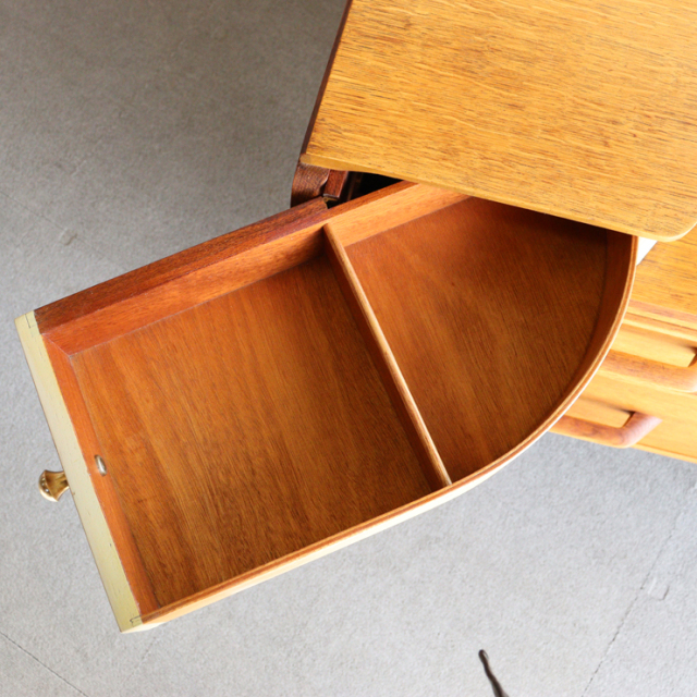 ジープランG-PLANのドレッサー