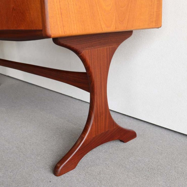 G-PLANのヴィンテージドレッサー