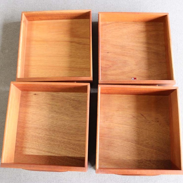 G-PLANのヴィンテージドレッサー