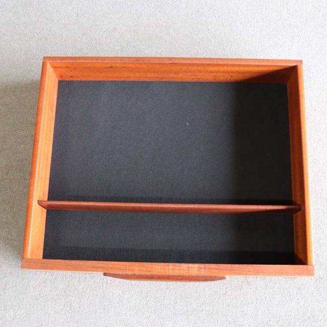 G-PLANのヴィンテージドレッサー