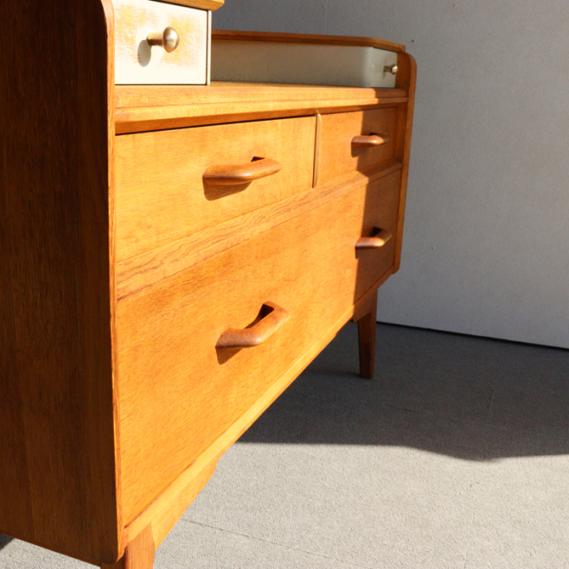 ジープランG-PLANのドレッサー