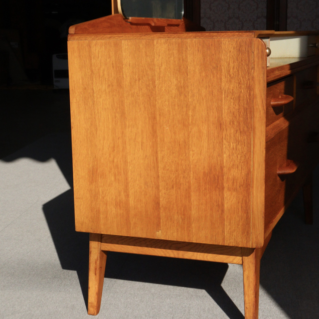 ジープランG-PLANのドレッサー