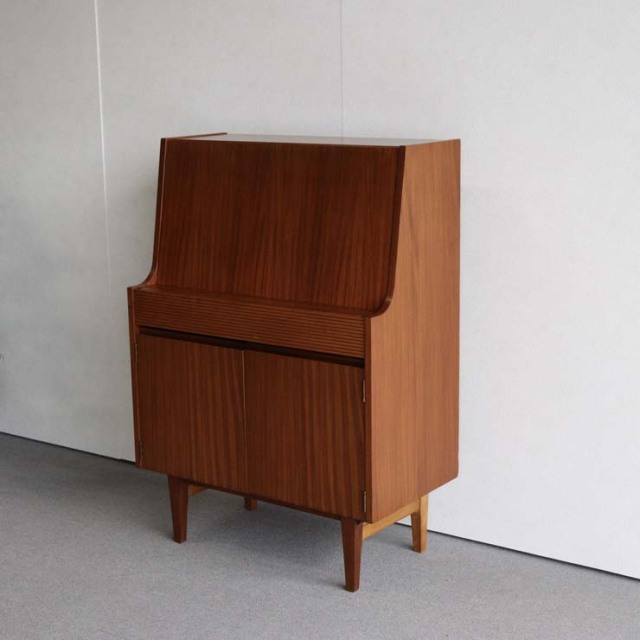 エリオッツオブニューベリーのヴィンテージビュロー・収納