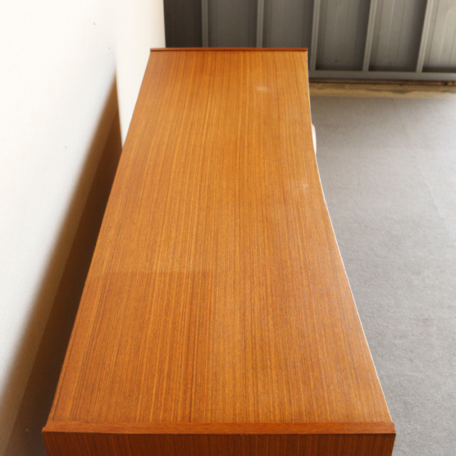 1° チーク材小さめサイドボード