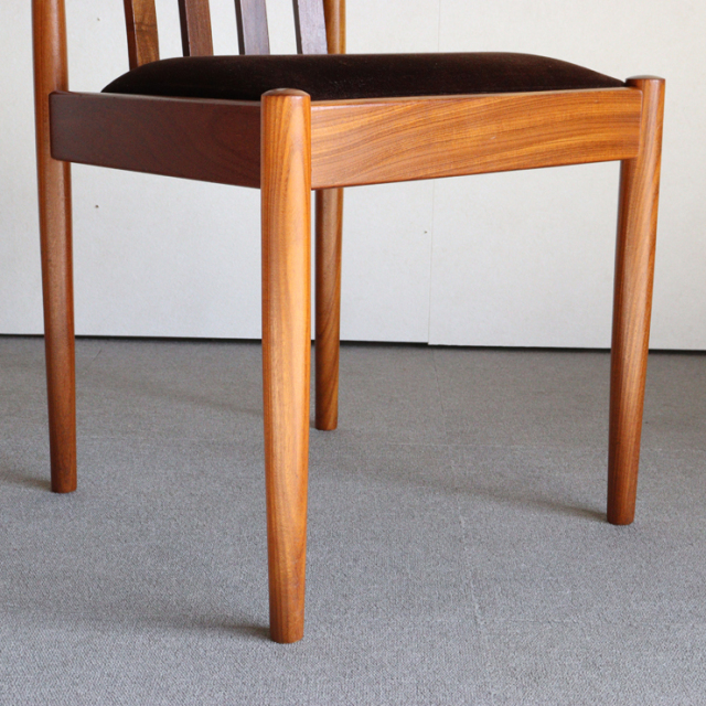 メレデューMEREDEWのダイニングチェア