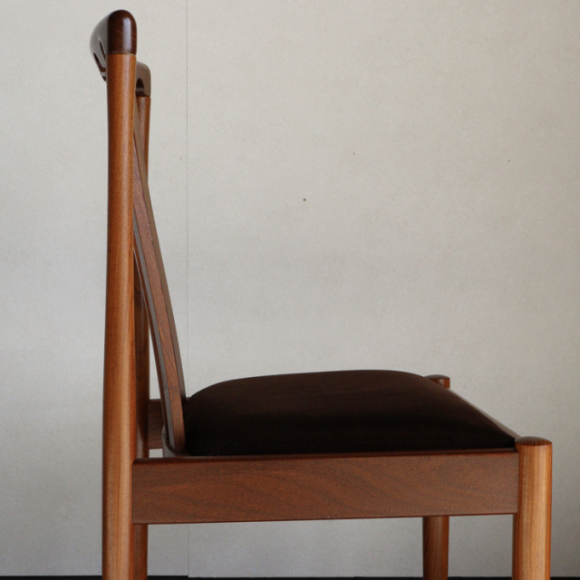 メレデューMEREDEWのダイニングチェア