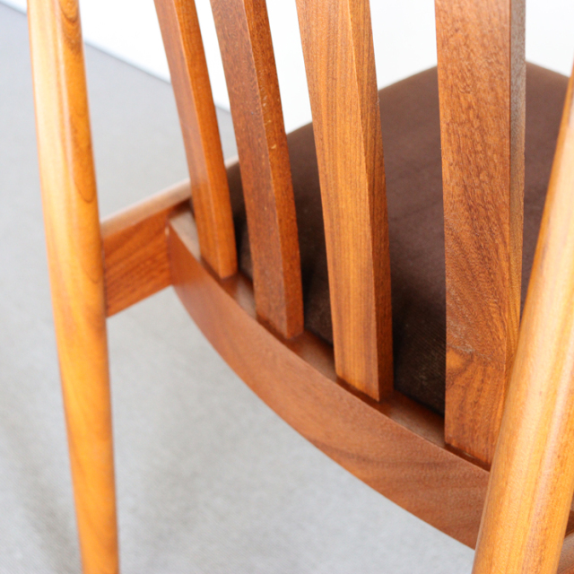 メレデューMEREDEWのダイニングチェア