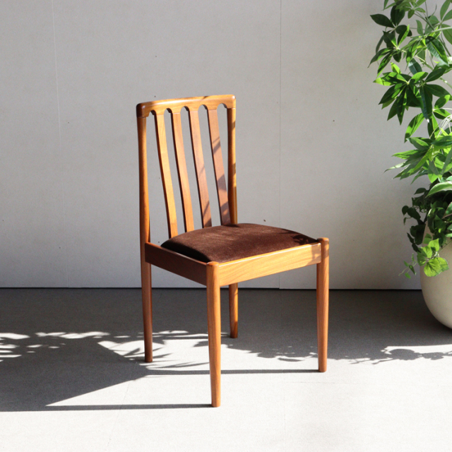 メレデューMEREDEWのダイニングチェア