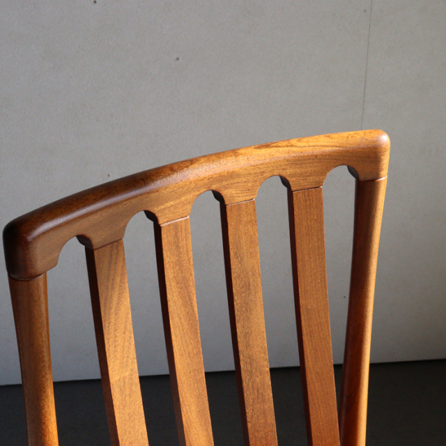 メレデューMEREDEWのダイニングチェア