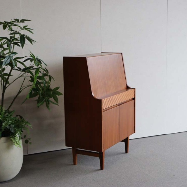 エリオッツオブニューベリーのヴィンテージビュロー・収納