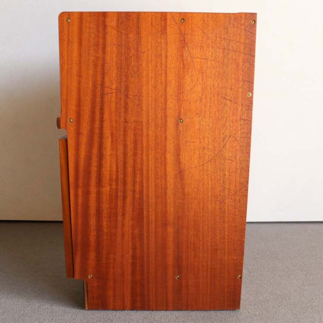 NATHANネイサンのコーナーキャビネット