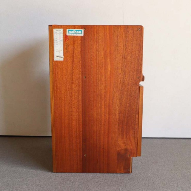 NATHANネイサンのコーナーキャビネット