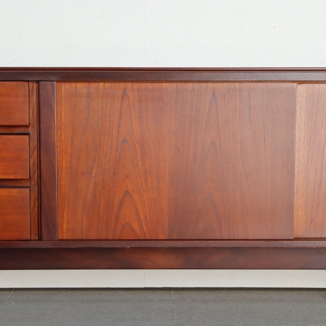 送料込み 【息子よ！店長のお話】ホワイトアンドニュートン製サイドボード