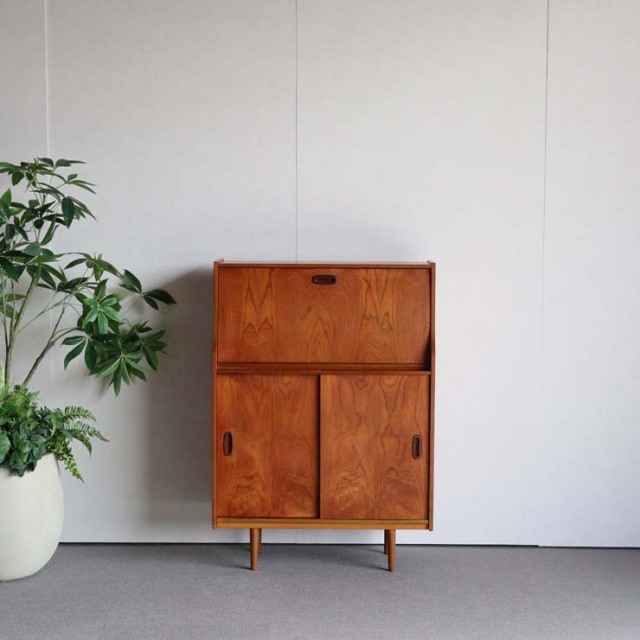 ヴィンテージのチーク材によるビュロー・収納