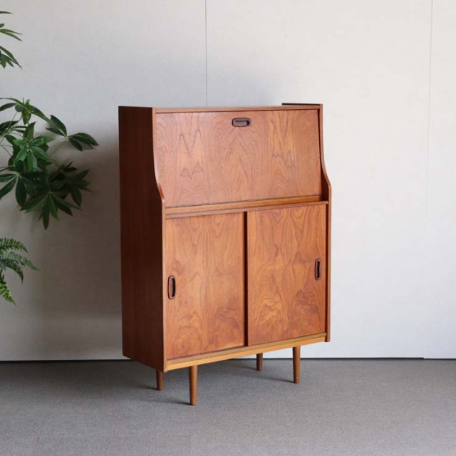 ヴィンテージのチーク材によるビュロー・収納