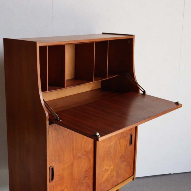 ヴィンテージのチーク材によるビュロー・収納