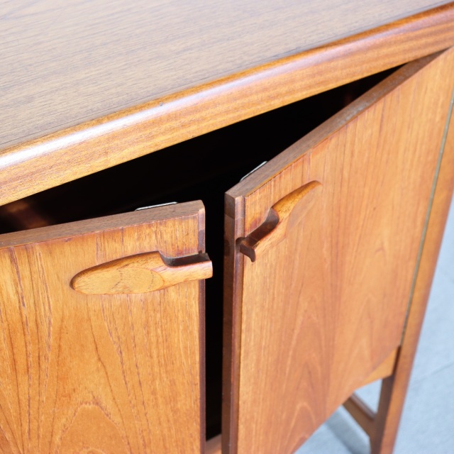 nathan/ネイサン　北欧ヴィンテージ　チーク　サイドボード 送料込み！ 【木目が大好きなあなた好み】ネイサンNATHAN製サイドボード