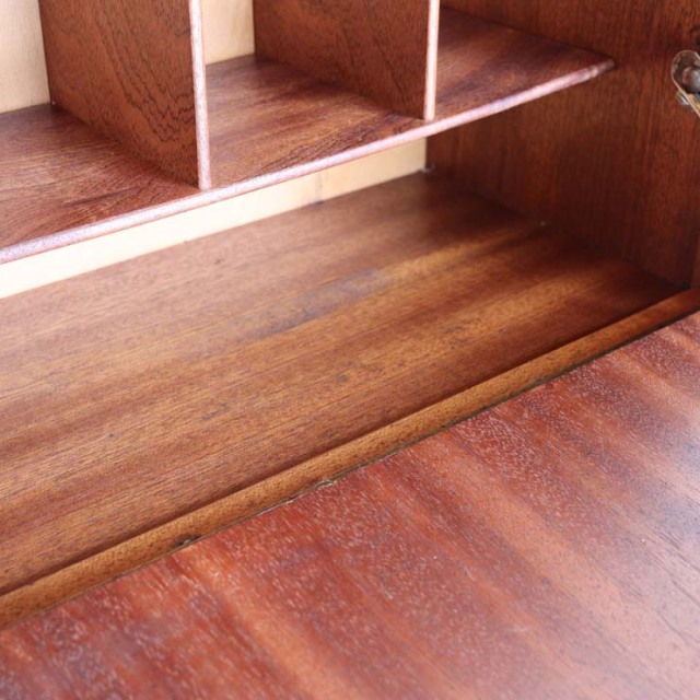 ヴィンテージのチーク材によるビュロー・収納