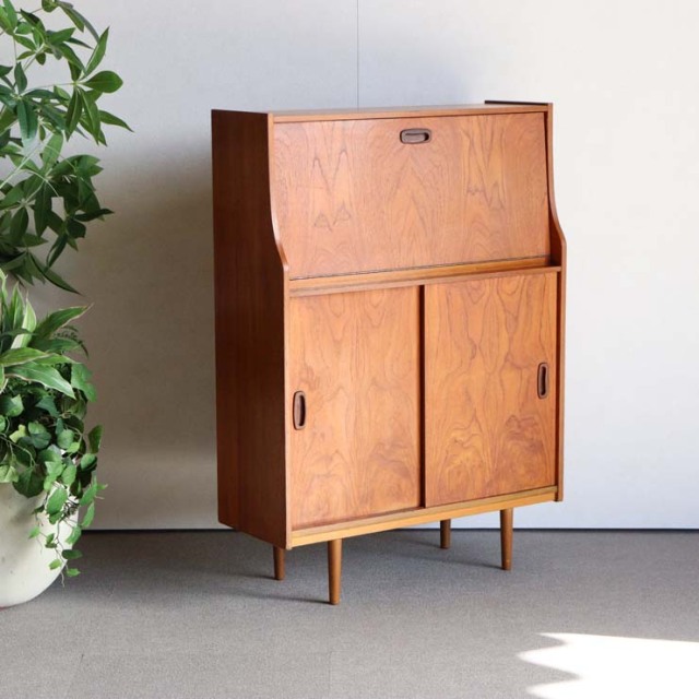 ヴィンテージのチーク材によるビュロー・収納