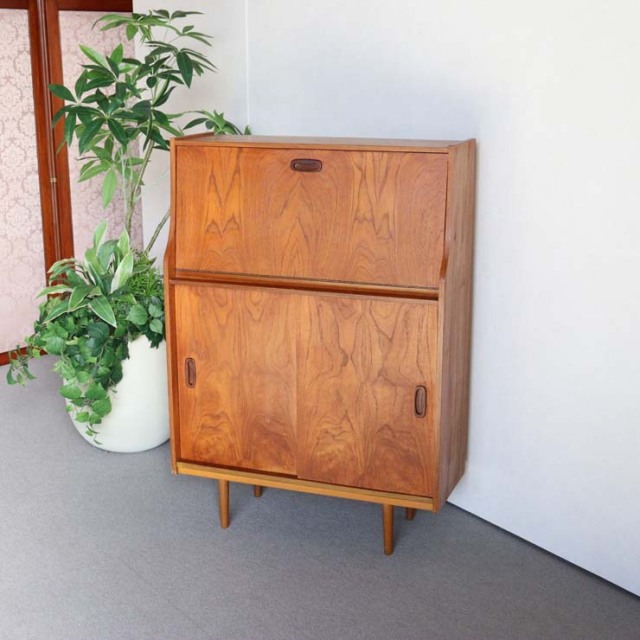 ヴィンテージのチーク材によるビュロー・収納