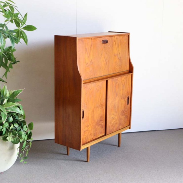 ヴィンテージのチーク材によるビュロー・収納