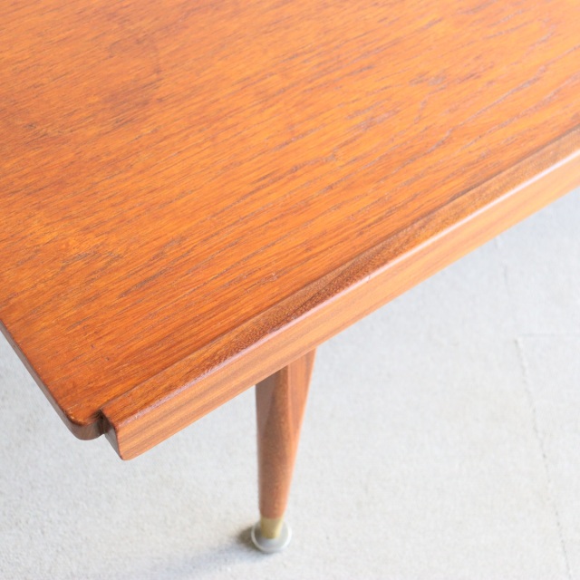 英国ヴィンテージのテークテーブル