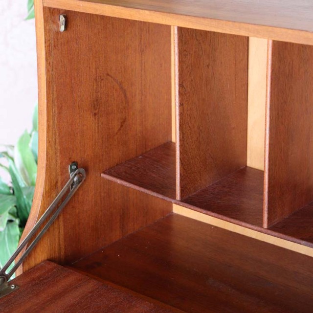 ヴィンテージのチーク材によるビュロー・収納