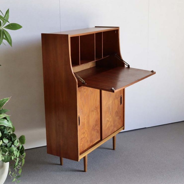 ヴィンテージのチーク材によるビュロー・収納