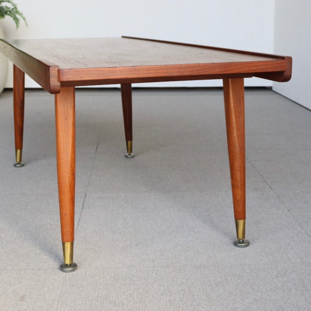 英国ヴィンテージのテークテーブル