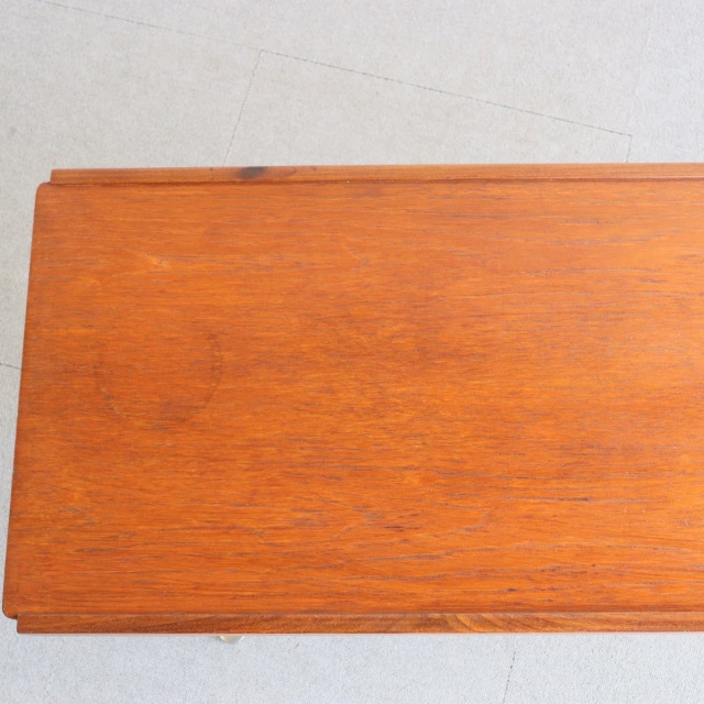 英国ヴィンテージのテークテーブル