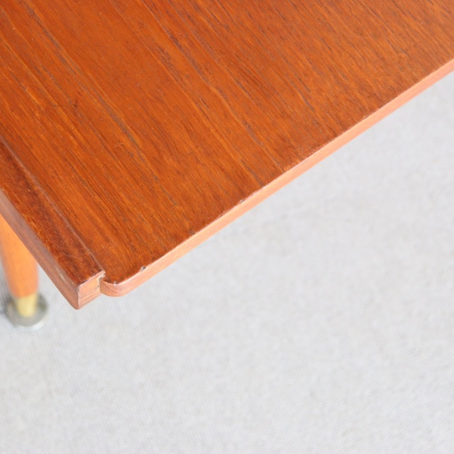 英国ヴィンテージのテークテーブル